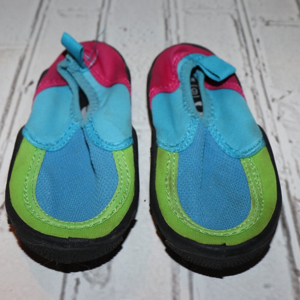 🖤 STRAND TODDLER WATER SHOES · SIZE 9 🌊